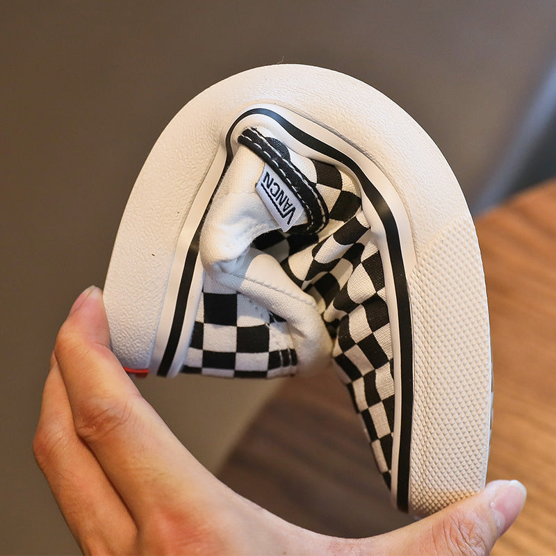 Vans Unisex Classic Slip-On Checkerboard Low Top Shoe