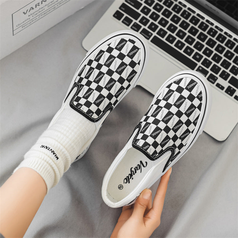 Vans Unisex Classic Slip-On Checkerboard Low Top Shoe