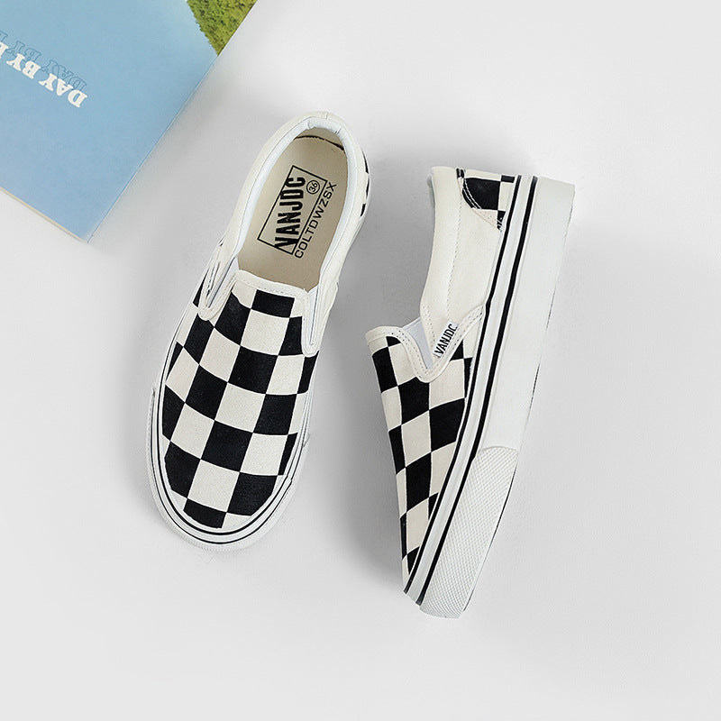 Vans Unisex Classic Slip-On Checkerboard Low Top Shoe