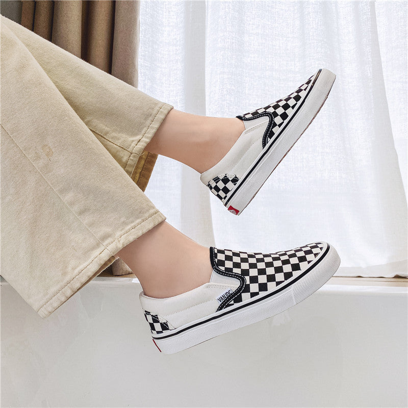 Vans Unisex Classic Slip-On Checkerboard Low Top Shoe