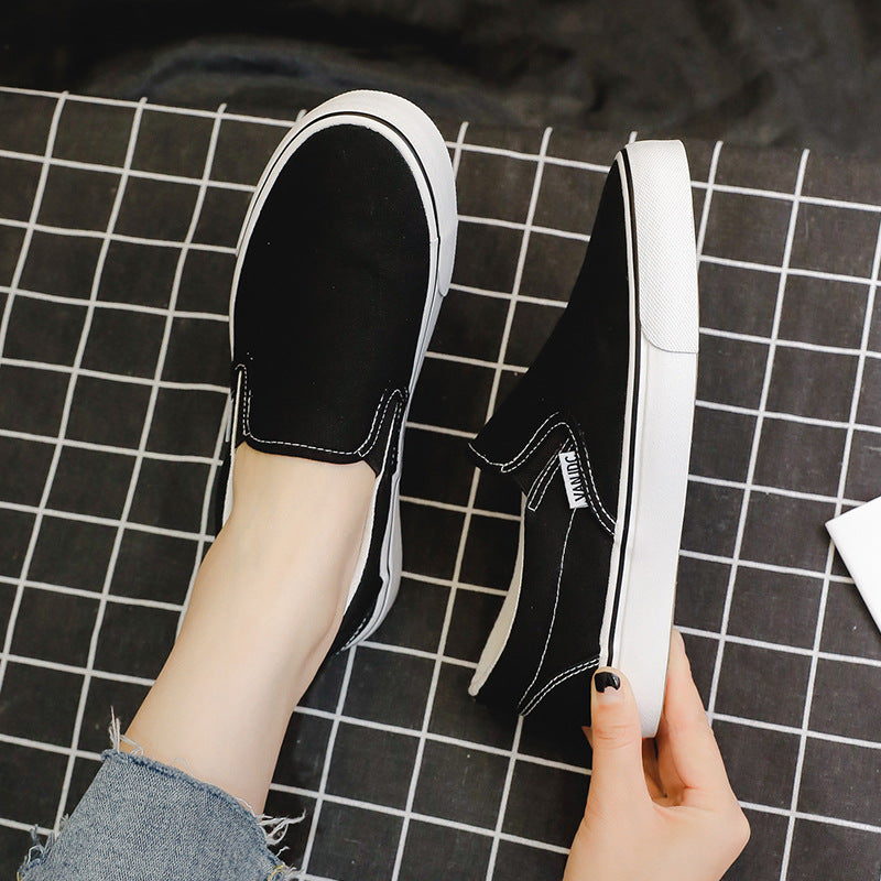 Vans Unisex Classic Slip-On Checkerboard Low Top Shoe